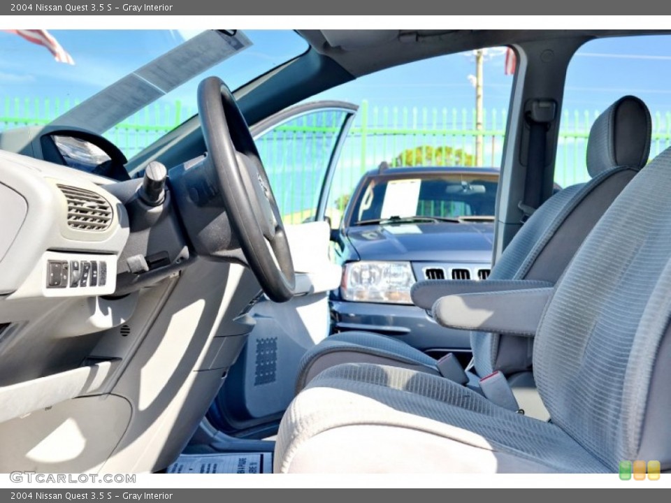 Gray Interior Photo for the 2004 Nissan Quest 3.5 S #100370748