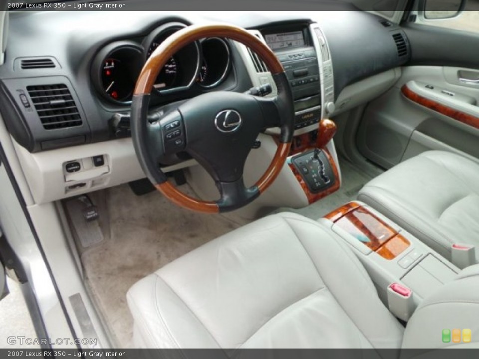 Light Gray Interior Photo for the 2007 Lexus RX 350 #100449119