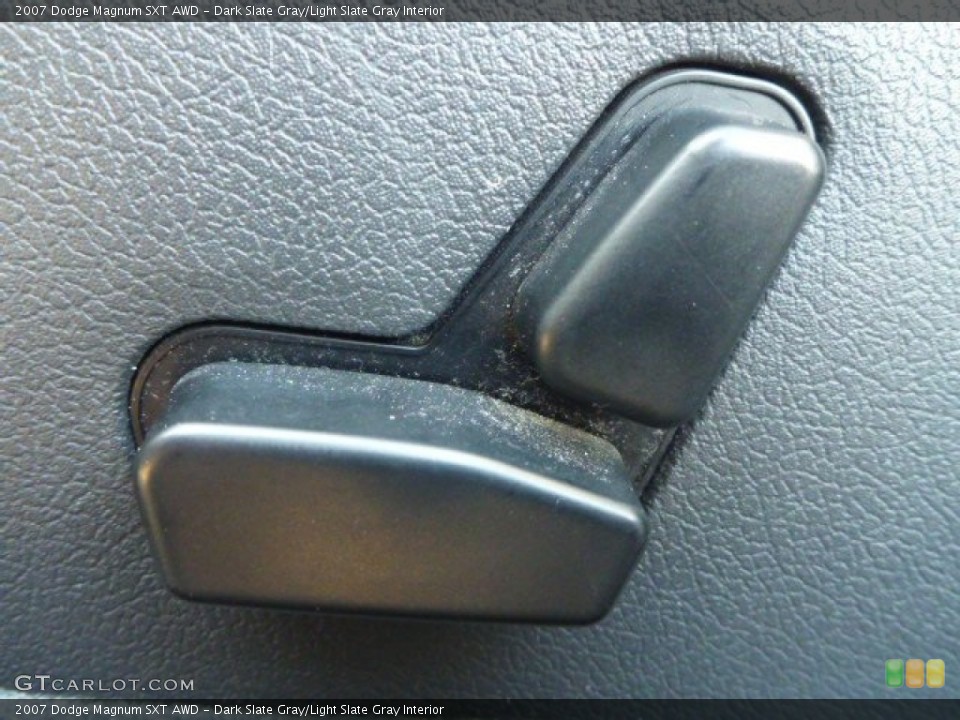 Dark Slate Gray/Light Slate Gray Interior Controls for the 2007 Dodge Magnum SXT AWD #100450562