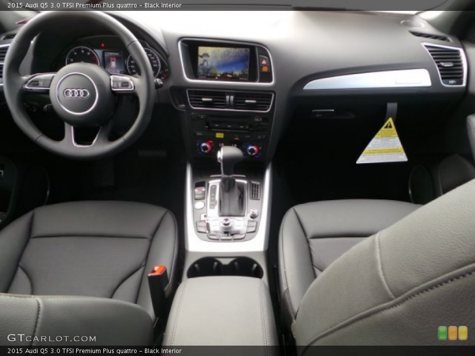 Black Interior Dashboard for the 2015 Audi Q5 3.0 TFSI Premium Plus quattro #100507623