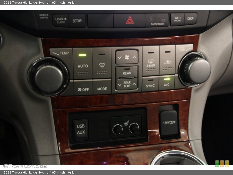 Ash Interior Controls for the 2012 Toyota Highlander Hybrid 4WD #100543958