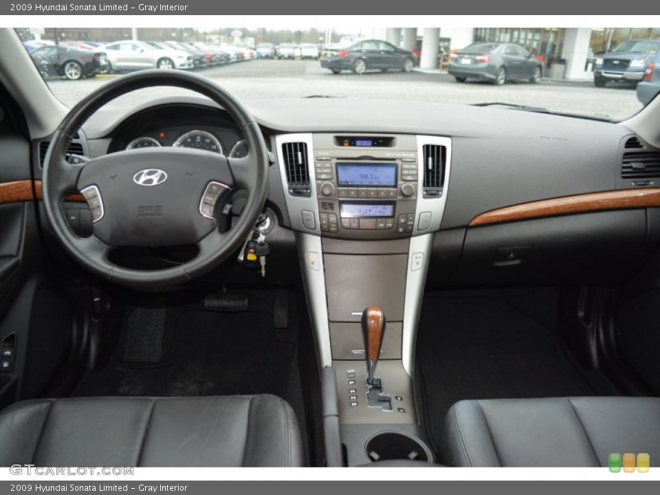 Gray Interior Dashboard for the 2009 Hyundai Sonata Limited #100643978