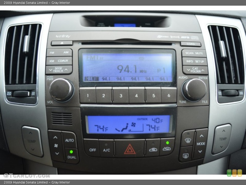 Gray Interior Controls for the 2009 Hyundai Sonata Limited #100644143