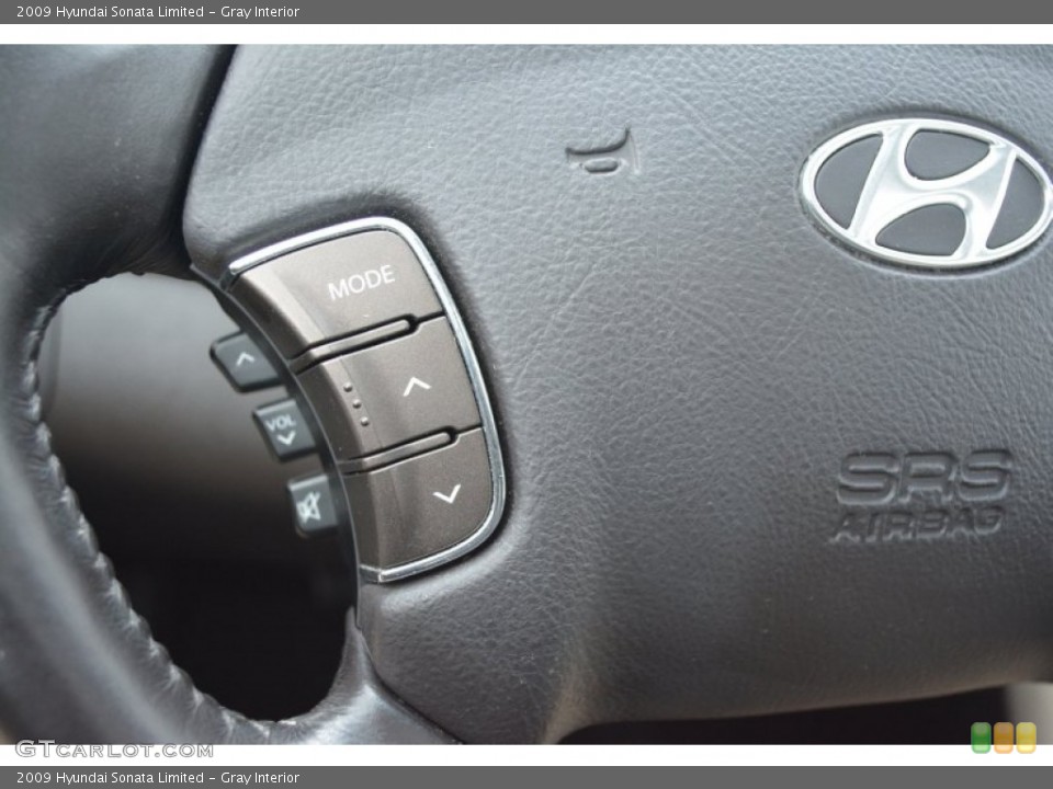 Gray Interior Controls for the 2009 Hyundai Sonata Limited #100644218