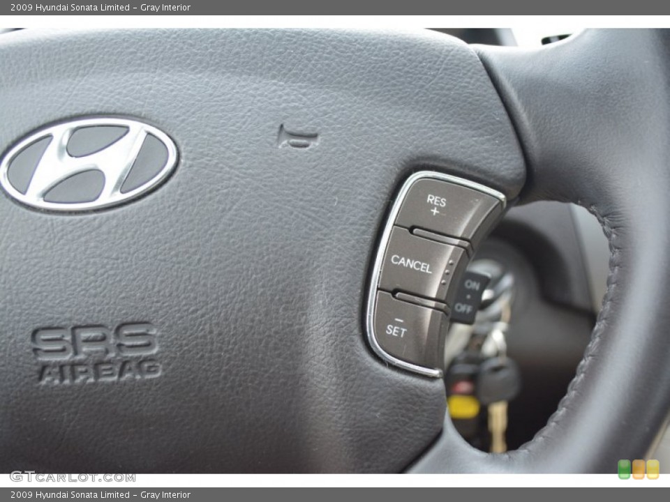 Gray Interior Controls for the 2009 Hyundai Sonata Limited #100644239