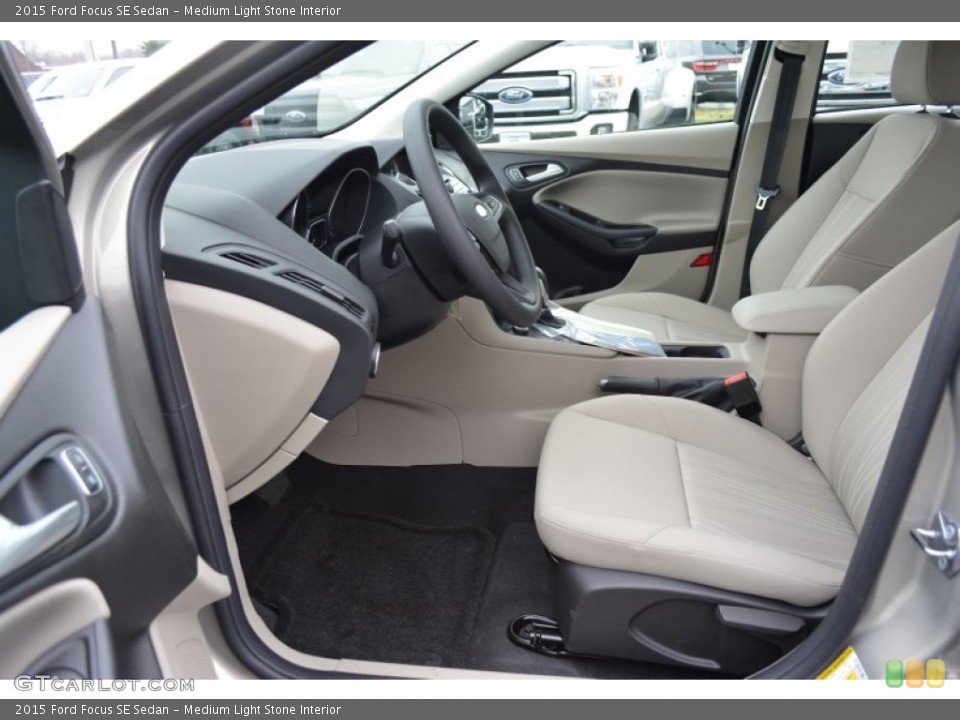 Medium Light Stone Interior Photo for the 2015 Ford Focus SE Sedan #100741061