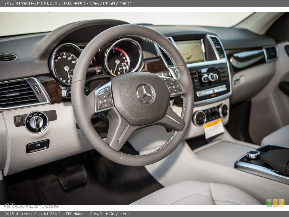 Grey/Dark Grey Interior Photo for the 2015 Mercedes-Benz ML 250 BlueTEC 4Matic #100741637