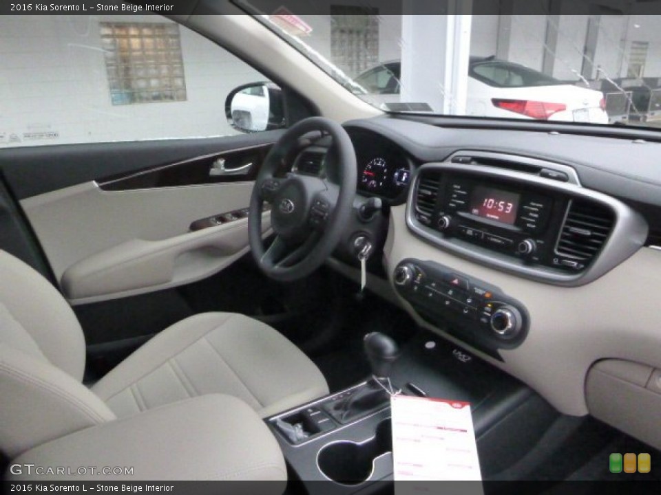 Stone Beige Interior Photo for the 2016 Kia Sorento L #100822396