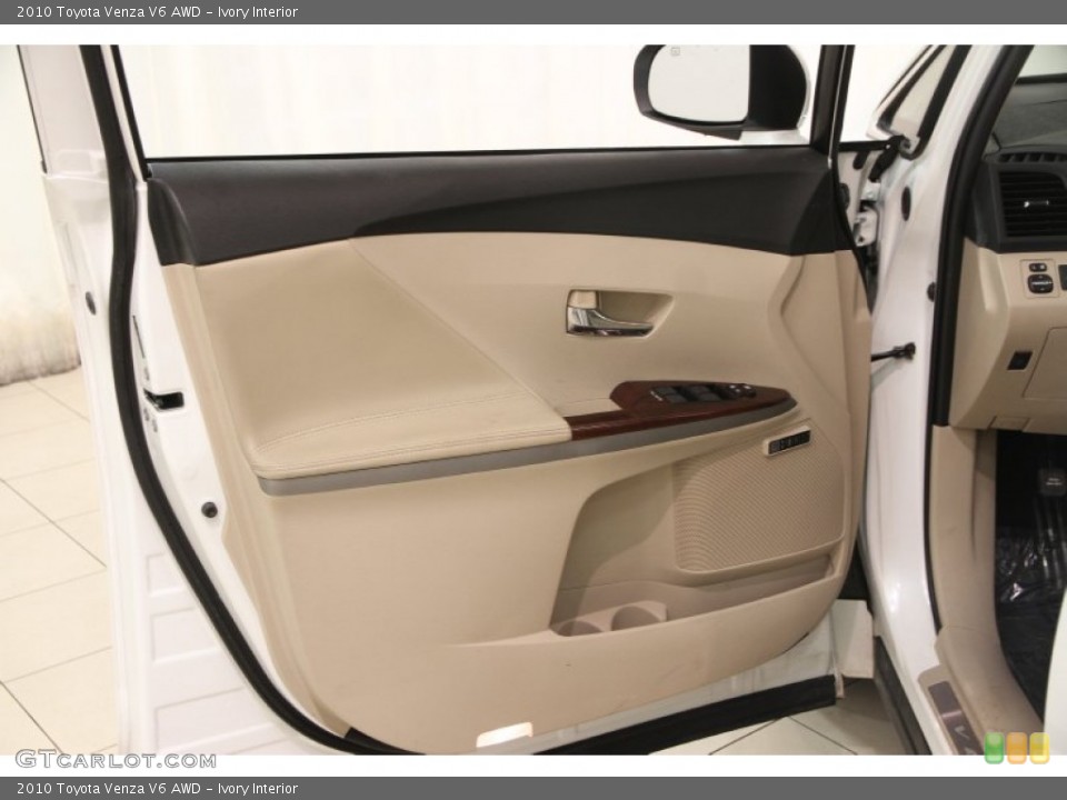 Ivory Interior Door Panel for the 2010 Toyota Venza V6 AWD #100962217
