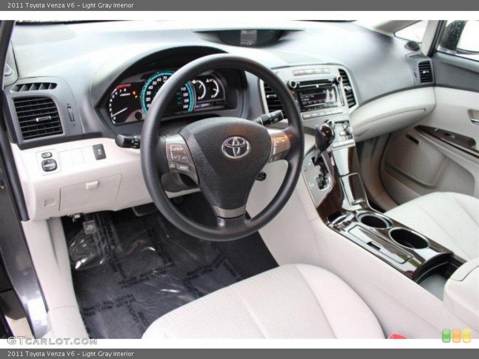 Light Gray Interior Photo for the 2011 Toyota Venza V6 #101064634