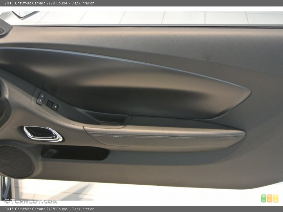 Black Interior Door Panel for the 2015 Chevrolet Camaro Z/28 Coupe #101094717