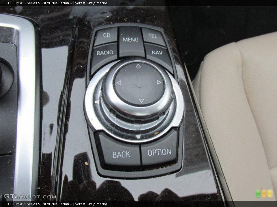 Everest Gray Interior Controls for the 2012 BMW 5 Series 528i xDrive Sedan #101095752