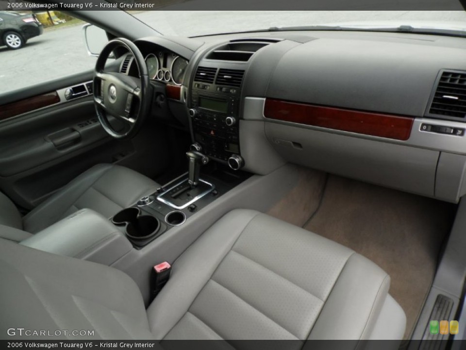 Kristal Grey Interior Dashboard for the 2006 Volkswagen Touareg V6 #101104012