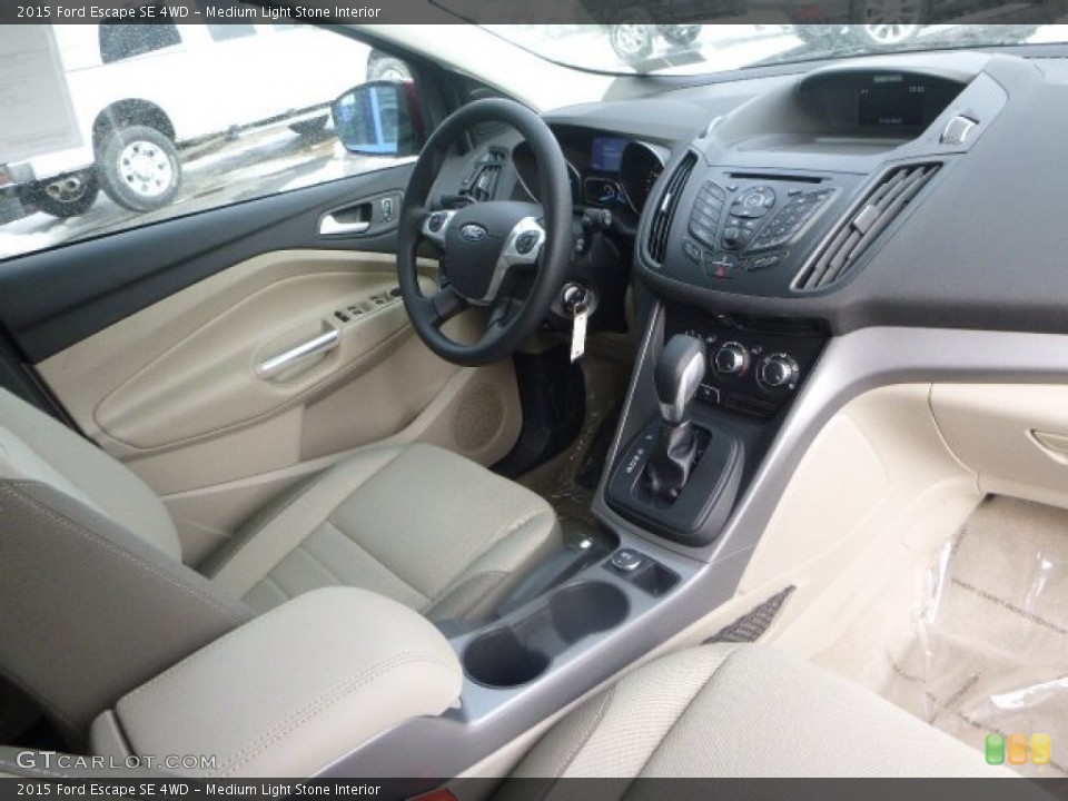 Medium Light Stone Interior Photo for the 2015 Ford Escape SE 4WD #101228238
