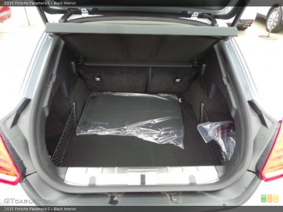 Black Interior Trunk for the 2015 Porsche Panamera S #101351571