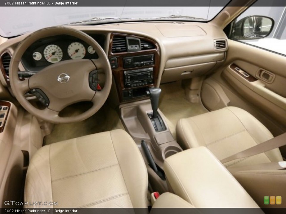 Beige Interior Photo for the 2002 Nissan Pathfinder LE #101372043