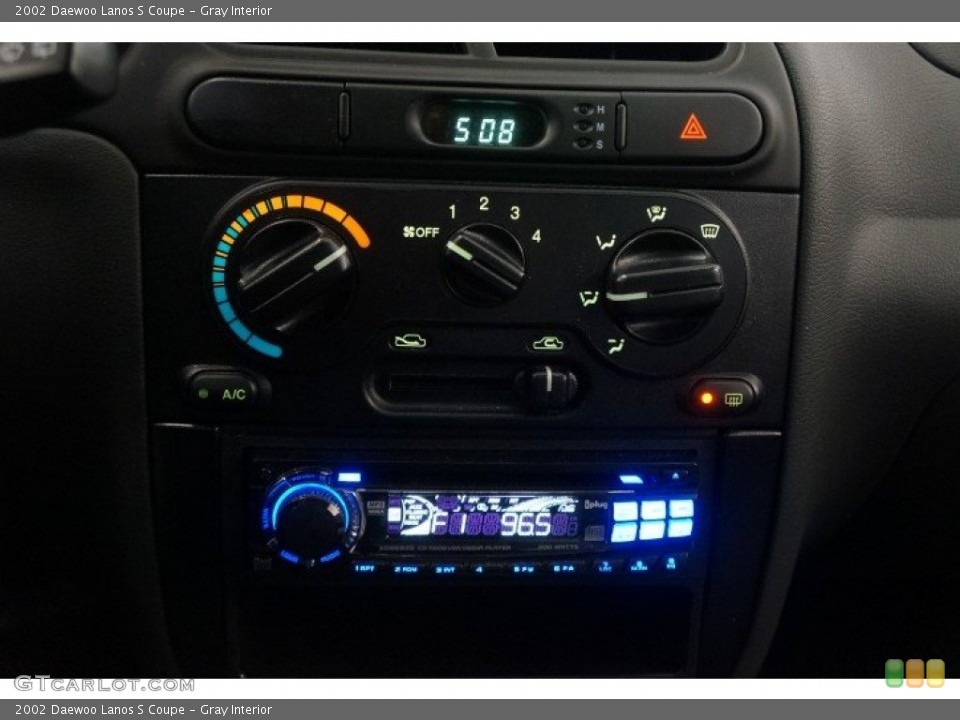 Gray Interior Controls for the 2002 Daewoo Lanos S Coupe #101391990