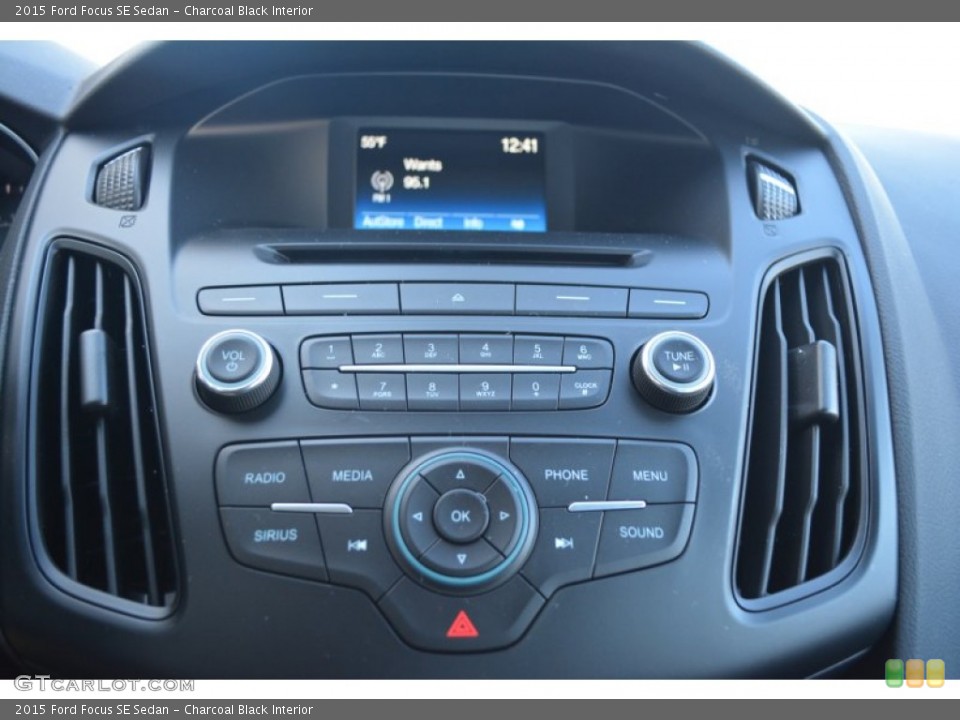 Charcoal Black Interior Controls for the 2015 Ford Focus SE Sedan #101471112