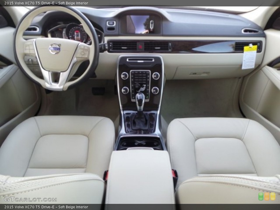 Soft Beige Interior Dashboard for the 2015 Volvo XC70 T5 Drive-E #101484693