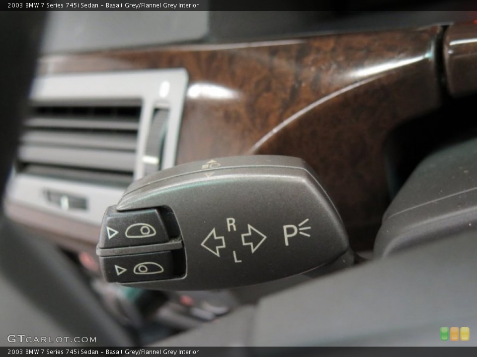 Basalt Grey/Flannel Grey Interior Controls for the 2003 BMW 7 Series 745i Sedan #101507855