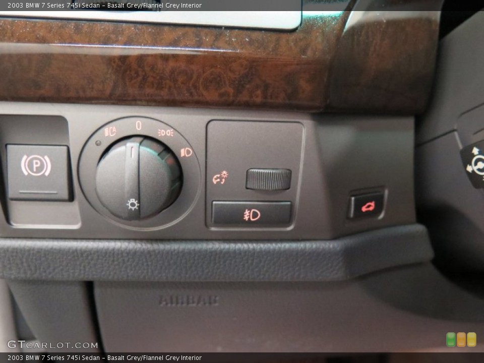 Basalt Grey/Flannel Grey Interior Controls for the 2003 BMW 7 Series 745i Sedan #101508038