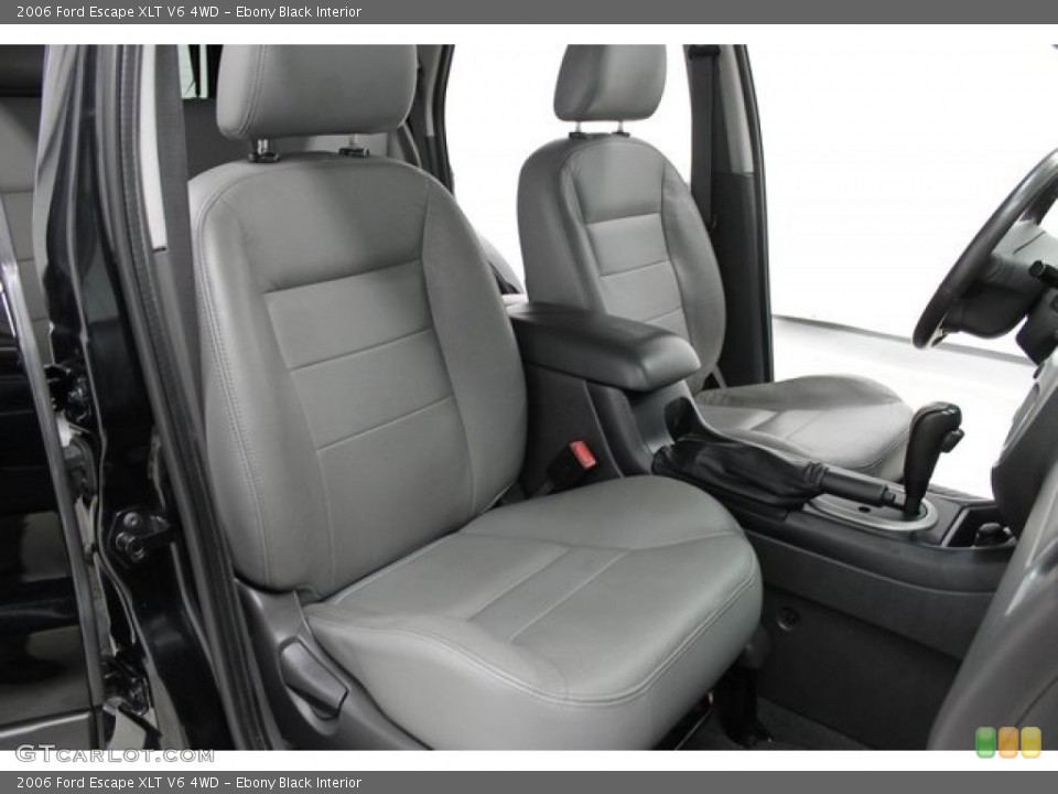 Ebony Black Interior Photo for the 2006 Ford Escape XLT V6 4WD #101510138