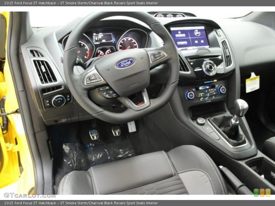 ST Smoke Storm/Charcoal Black Recaro Sport Seats 2015 Ford Focus Interiors