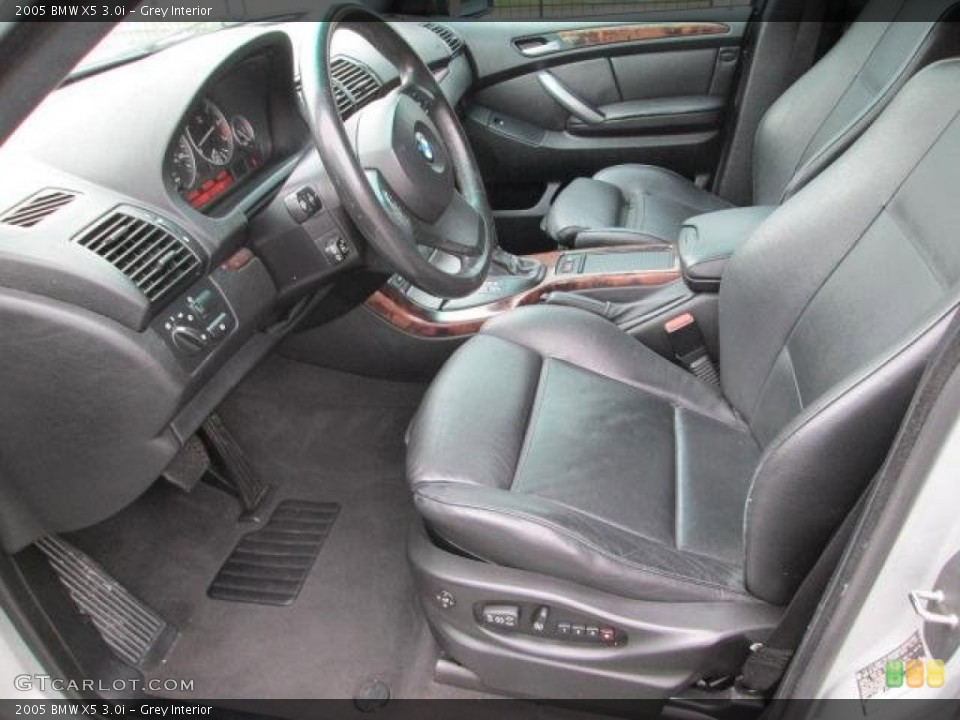 Grey Interior Photo for the 2005 BMW X5 3.0i #101520482