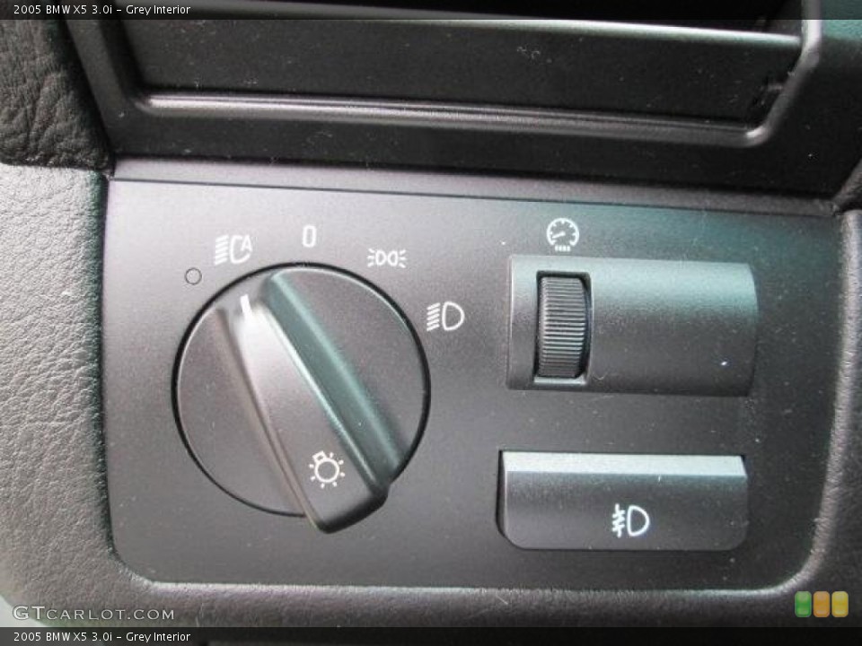 Grey Interior Controls for the 2005 BMW X5 3.0i #101520553