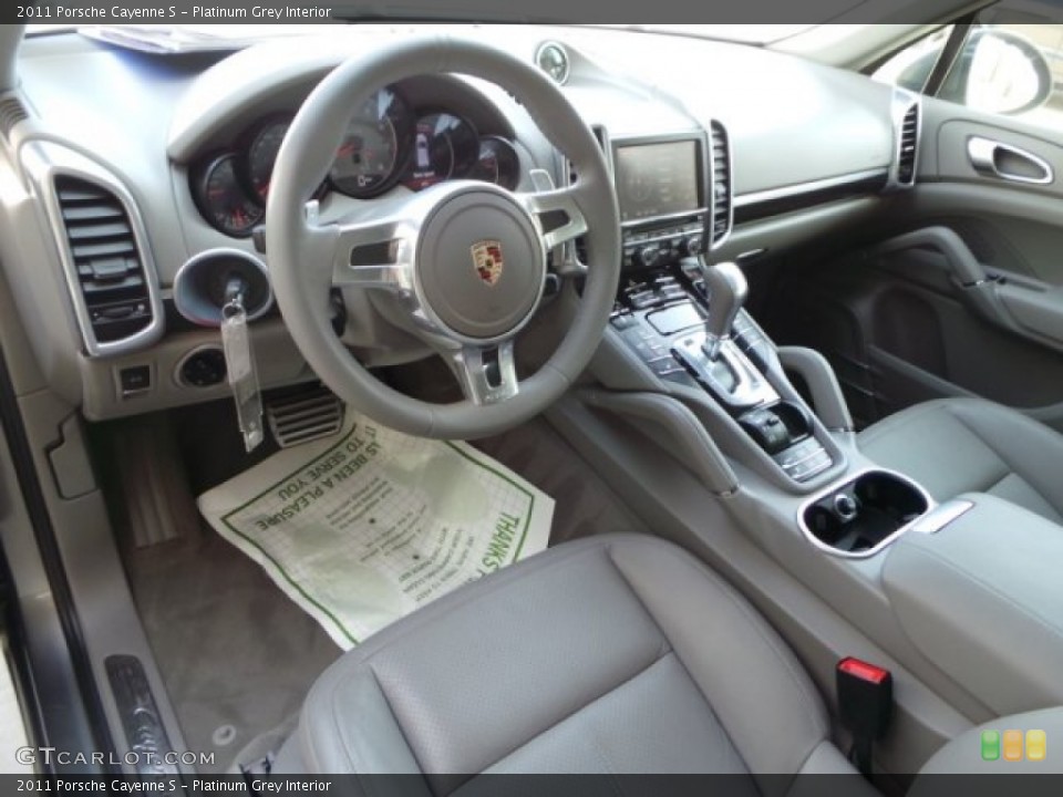 Platinum Grey Interior Photo for the 2011 Porsche Cayenne S #101523808