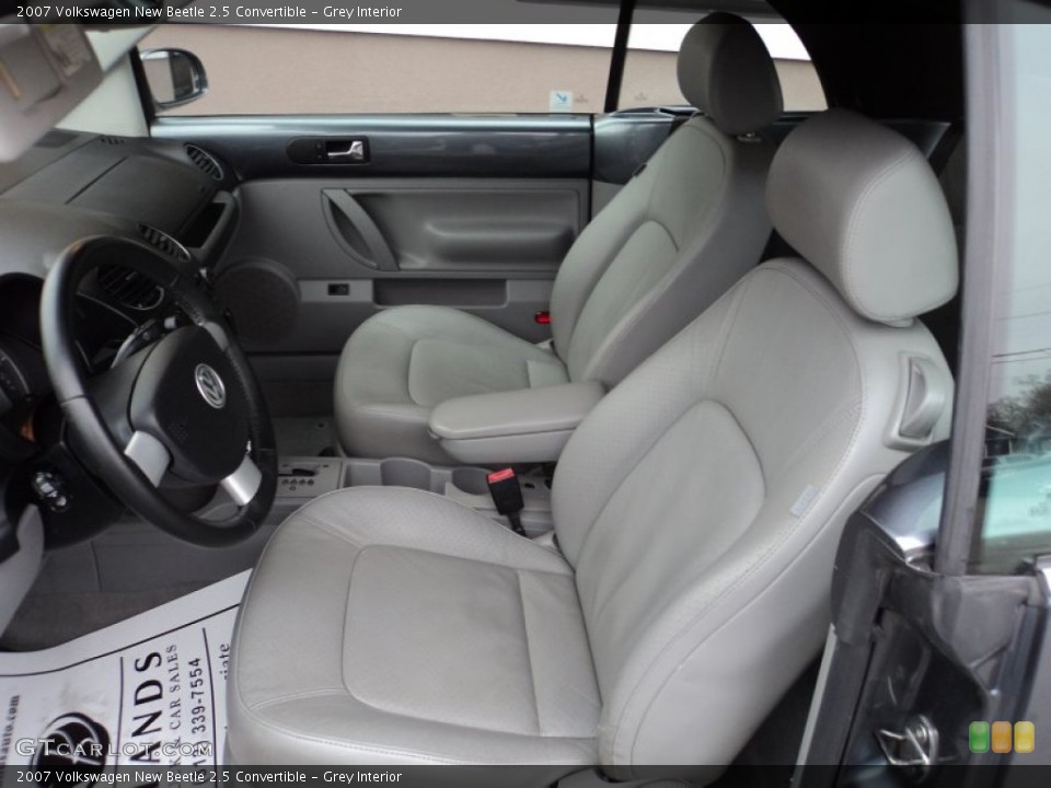 Grey Interior Photo for the 2007 Volkswagen New Beetle 2.5 Convertible #101535052