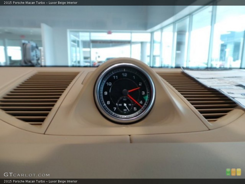 Luxor Beige Interior Gauges for the 2015 Porsche Macan Turbo #101658704