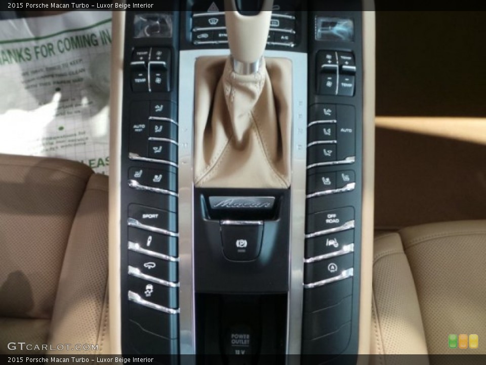 Luxor Beige Interior Controls for the 2015 Porsche Macan Turbo #101658759