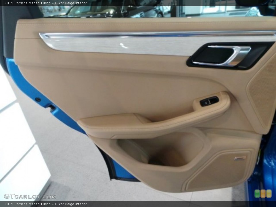 Luxor Beige Interior Door Panel for the 2015 Porsche Macan Turbo #101658800