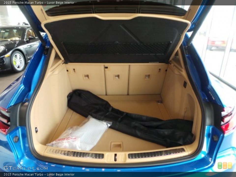 Luxor Beige Interior Trunk for the 2015 Porsche Macan Turbo #101658881