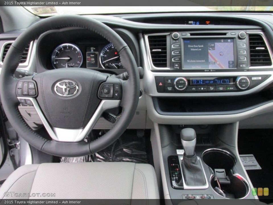 Ash Interior Photo for the 2015 Toyota Highlander Limited #101729541