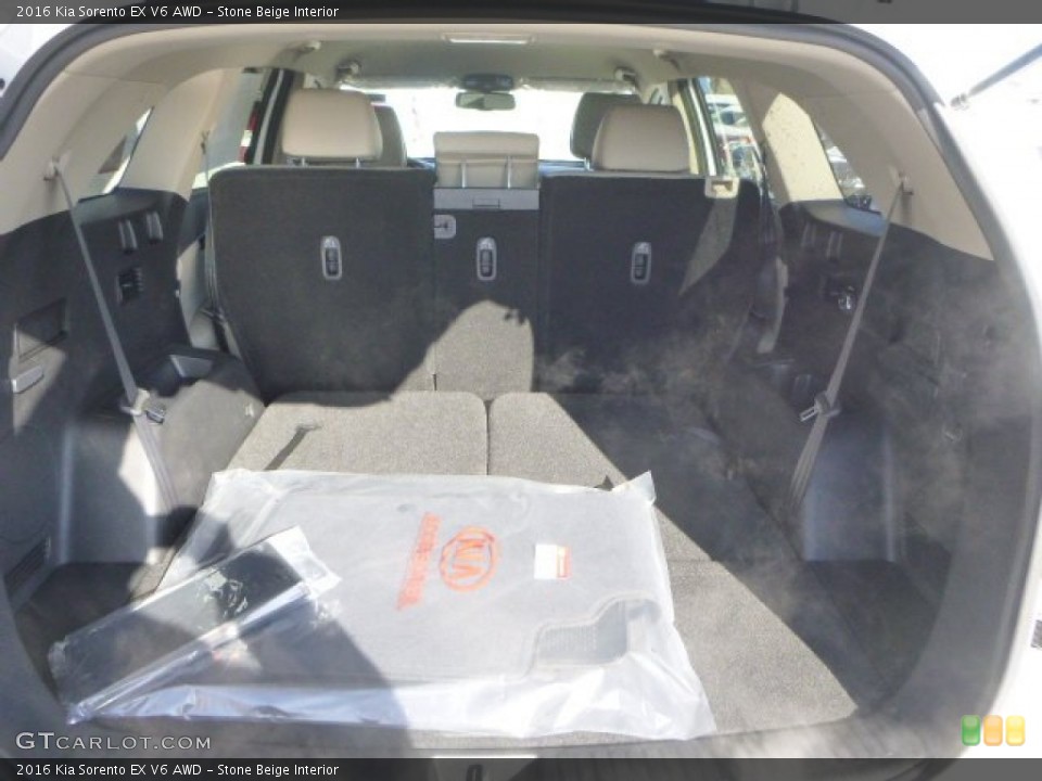Stone Beige Interior Trunk for the 2016 Kia Sorento EX V6 AWD #101778799