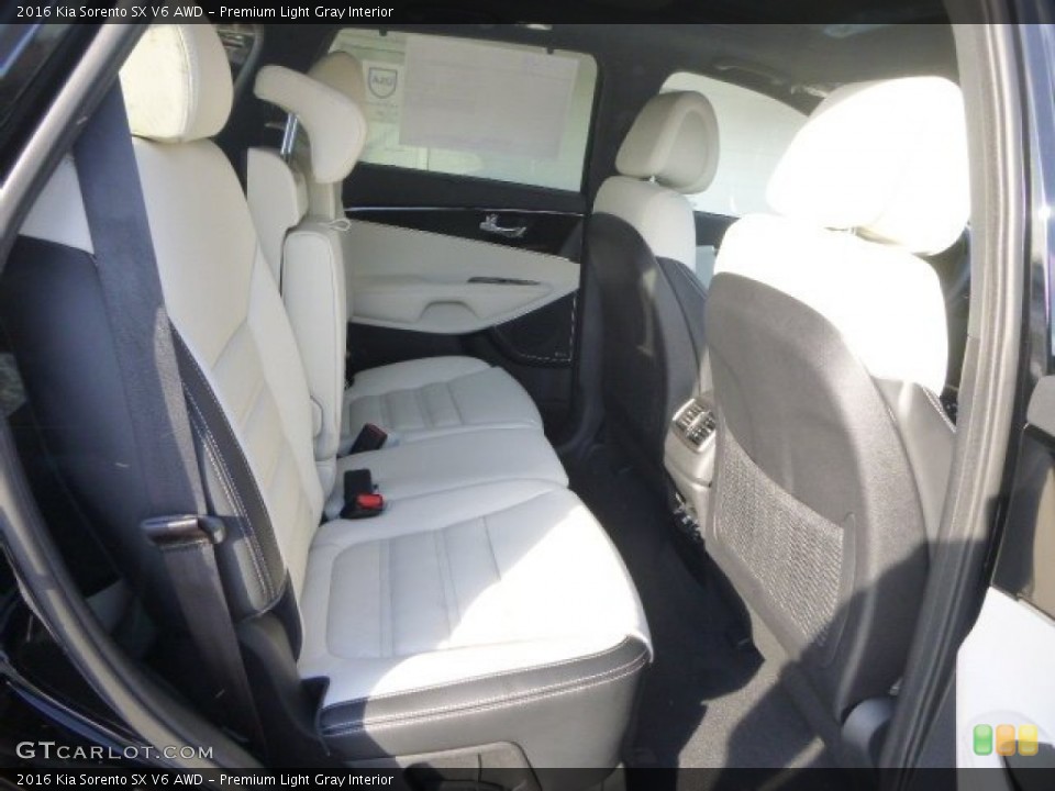 Premium Light Gray Interior Rear Seat for the 2016 Kia Sorento SX V6 AWD #101779681