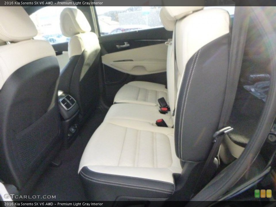 Premium Light Gray Interior Rear Seat for the 2016 Kia Sorento SX V6 AWD #101779705