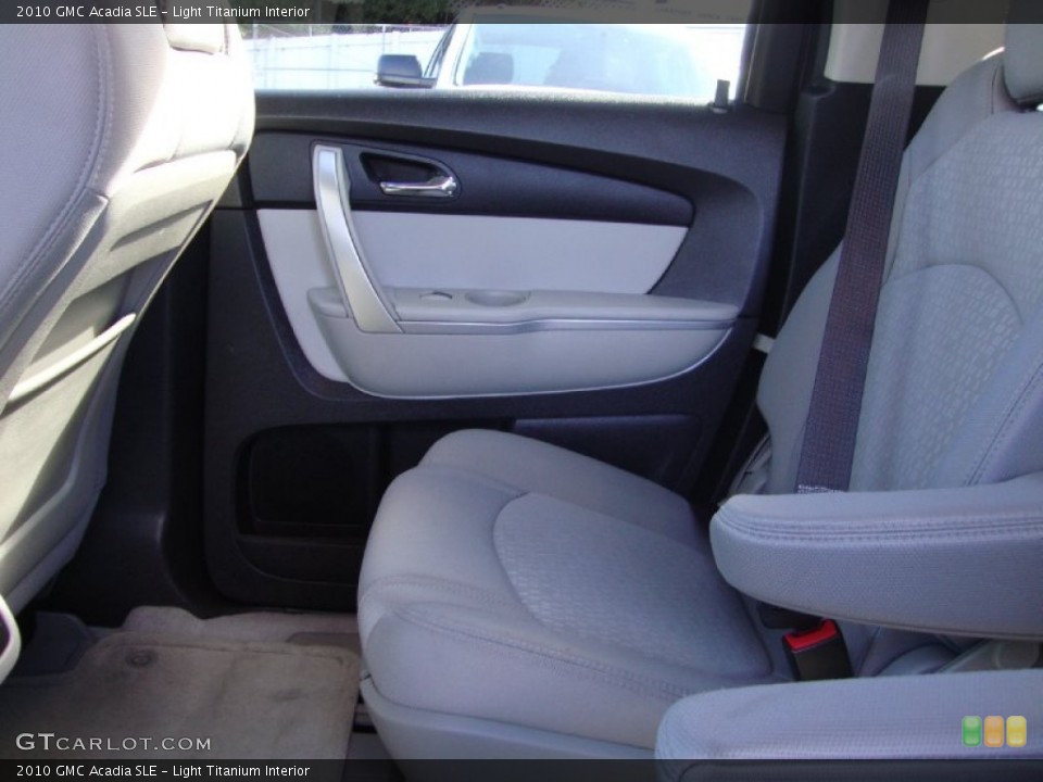 Light Titanium Interior Photo for the 2010 GMC Acadia SLE #101838822