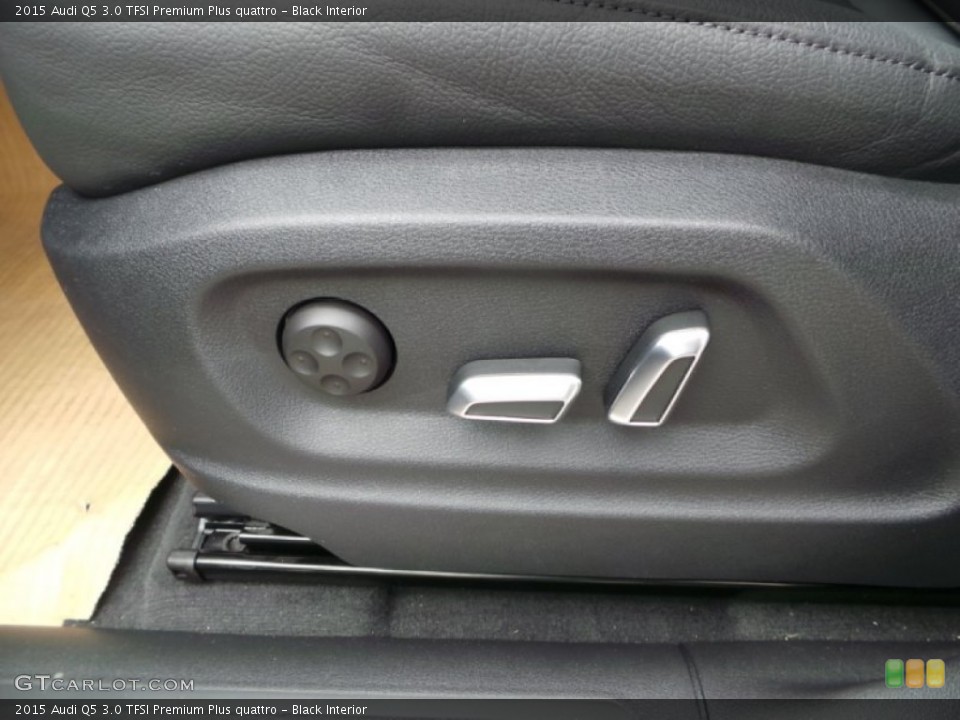 Black Interior Controls for the 2015 Audi Q5 3.0 TFSI Premium Plus quattro #101895855