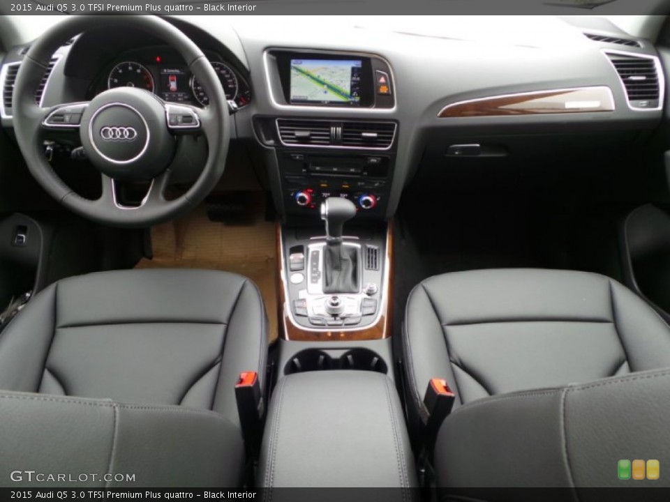 Black Interior Dashboard for the 2015 Audi Q5 3.0 TFSI Premium Plus quattro #101896143