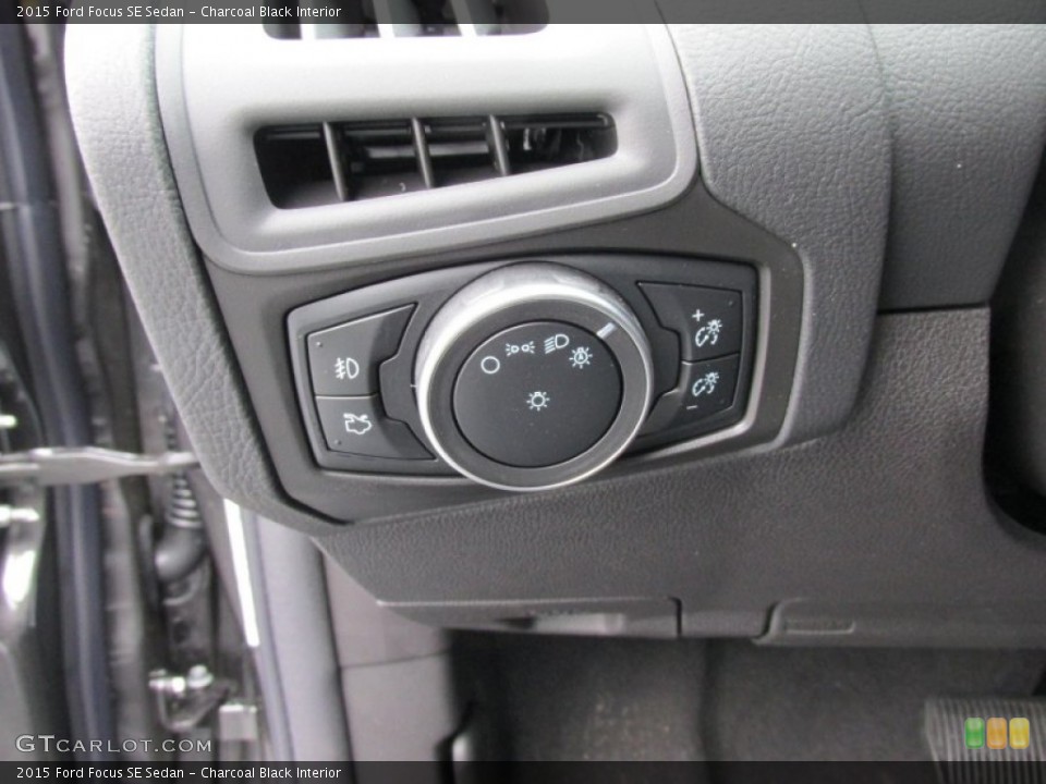 Charcoal Black Interior Controls for the 2015 Ford Focus SE Sedan #101905415