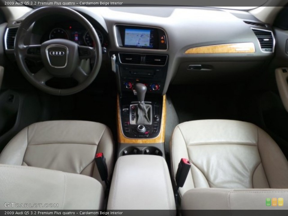 Cardamom Beige Interior Dashboard for the 2009 Audi Q5 3.2 Premium Plus quattro #101909099