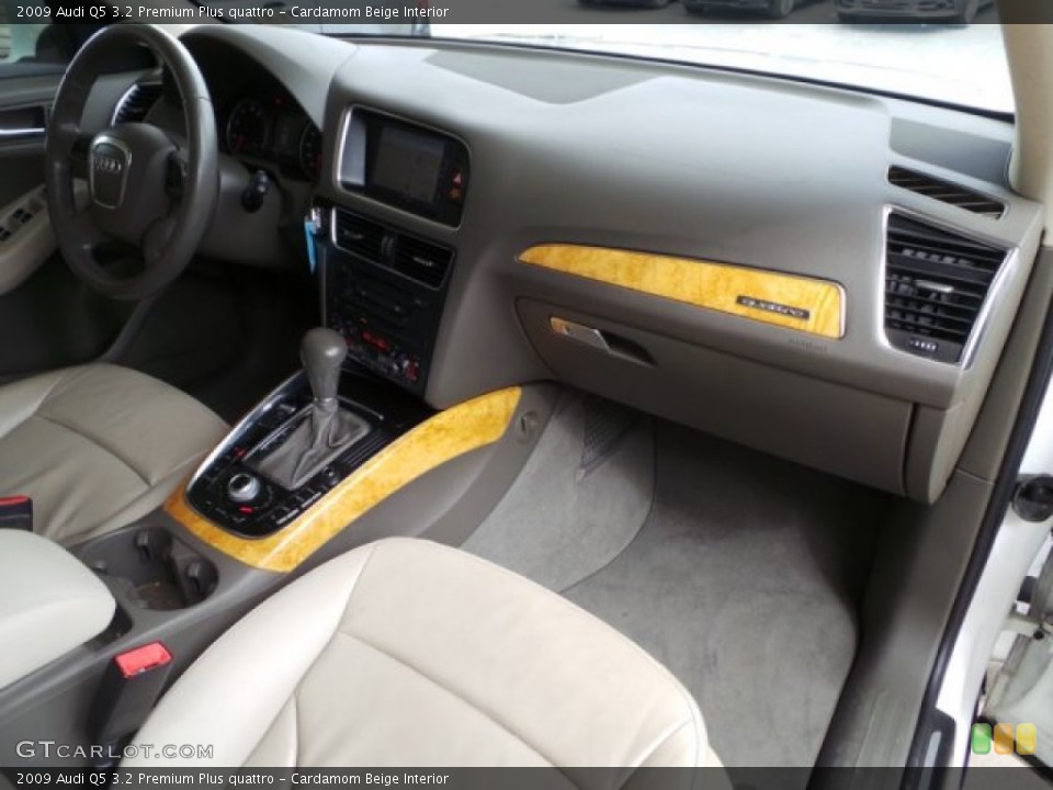 Cardamom Beige Interior Dashboard for the 2009 Audi Q5 3.2 Premium Plus quattro #101909252