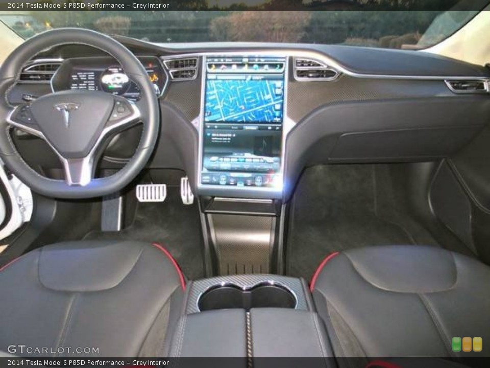 Grey Interior Photo for the 2014 Tesla Model S P85D Performance #101909312