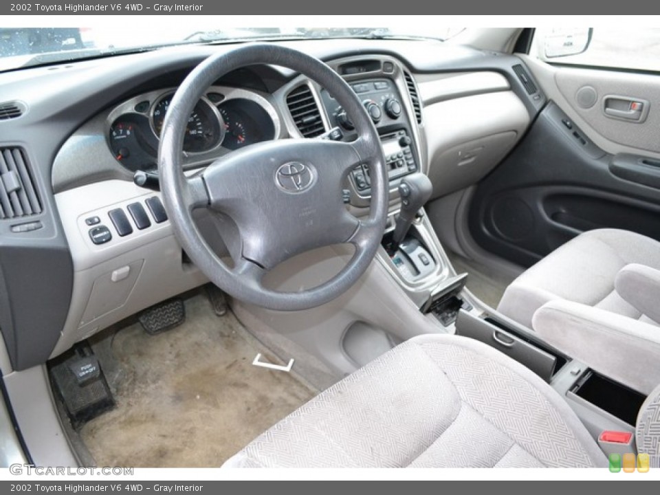 Gray Interior Photo for the 2002 Toyota Highlander V6 4WD #101910404