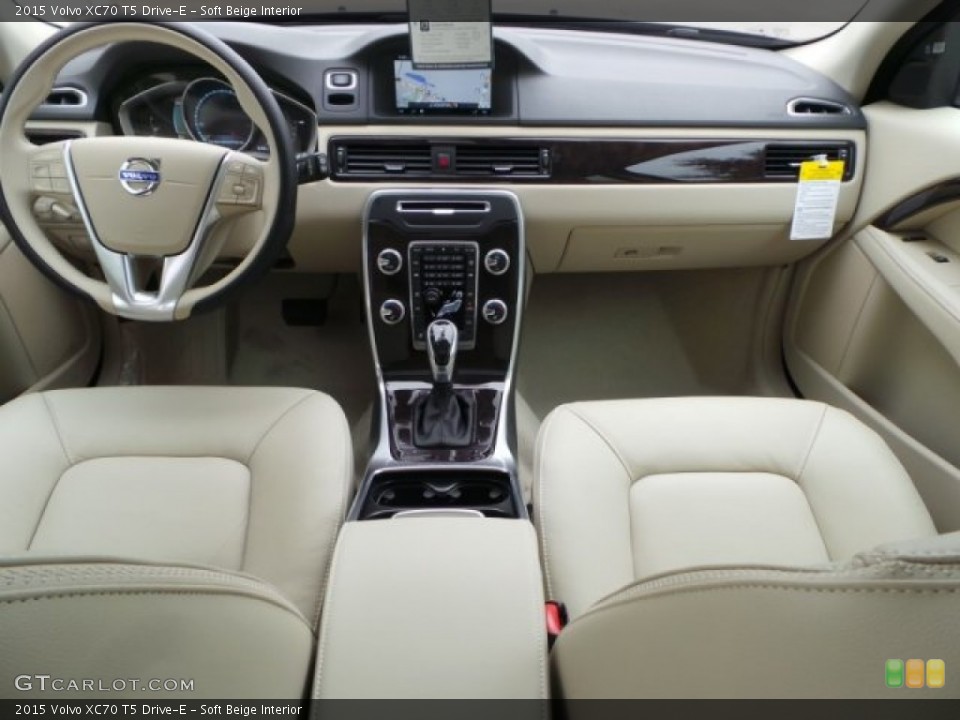 Soft Beige Interior Dashboard for the 2015 Volvo XC70 T5 Drive-E #101927372