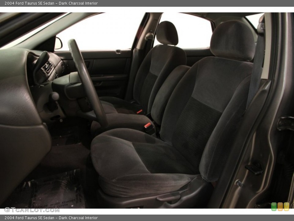 Dark Charcoal Interior Photo for the 2004 Ford Taurus SE Sedan #101937428