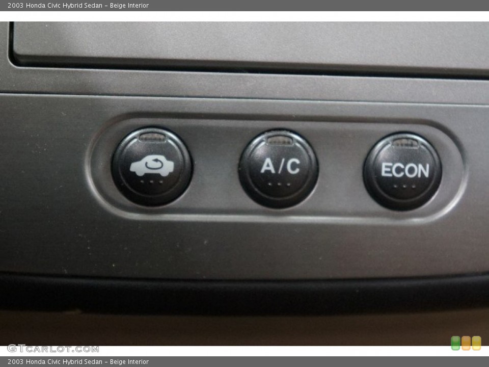 Beige Interior Controls for the 2003 Honda Civic Hybrid Sedan #101938256
